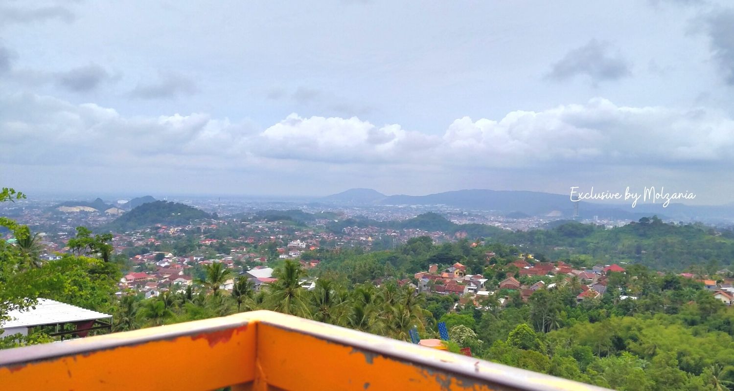 Gambar Bukit Sakura Lampung