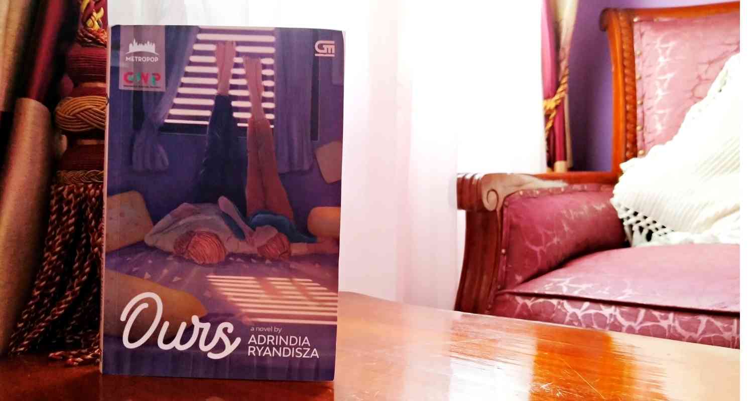 Resensi Novel Ours Tentang Childfree Karya Adrindia Ryandisza