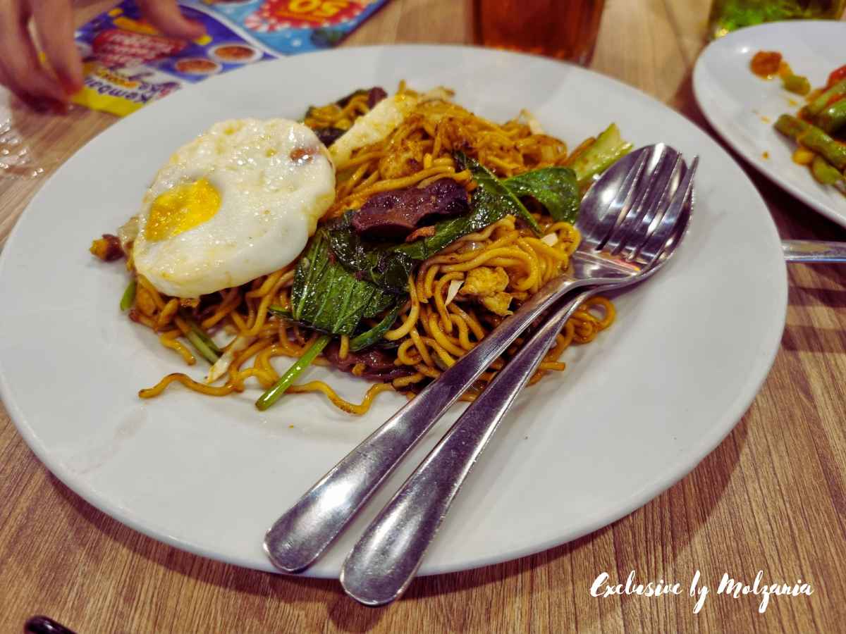 bakmi goreng telur