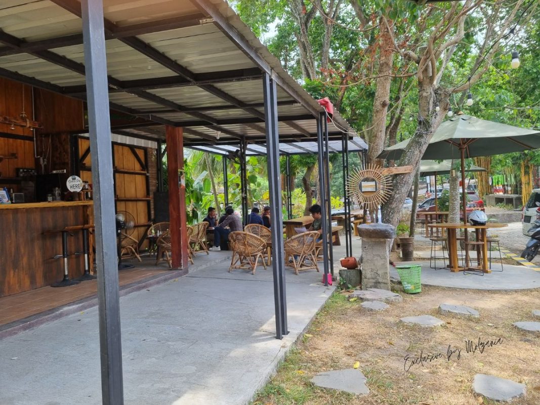 kafe outdoor palembang nyaman