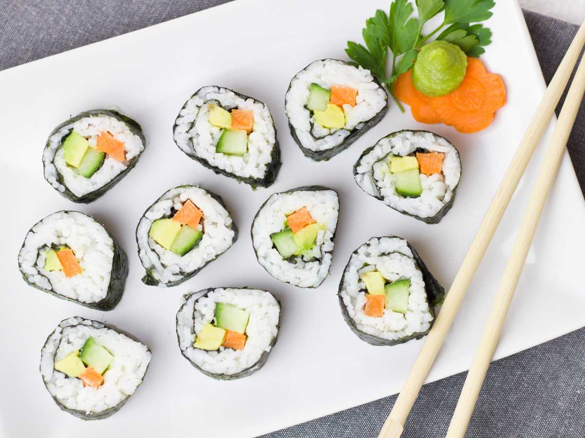 rekomendasi tempat makan sushi halal