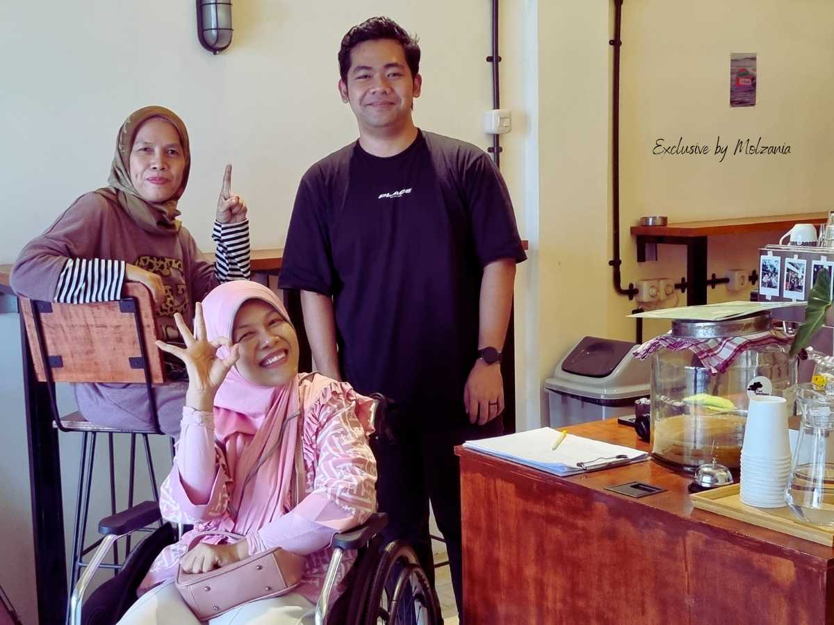 kak risad pemilik toko kopi telusur dan pojok tembesu