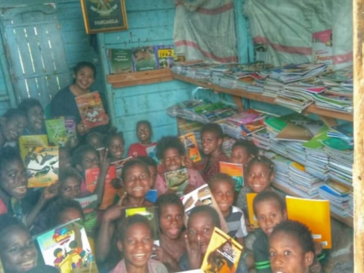 perpustakaan sd di papua